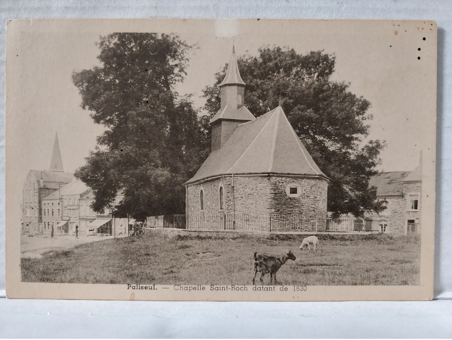 Paliseul. Chapelle St-Roch Datant De 1630 - Paliseul