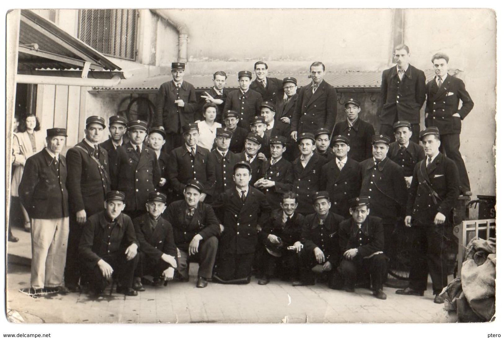 Carte Photo Groupe De Facteurs PTT Poste Années 1930 1940 à Identifier - Poste & Facteurs