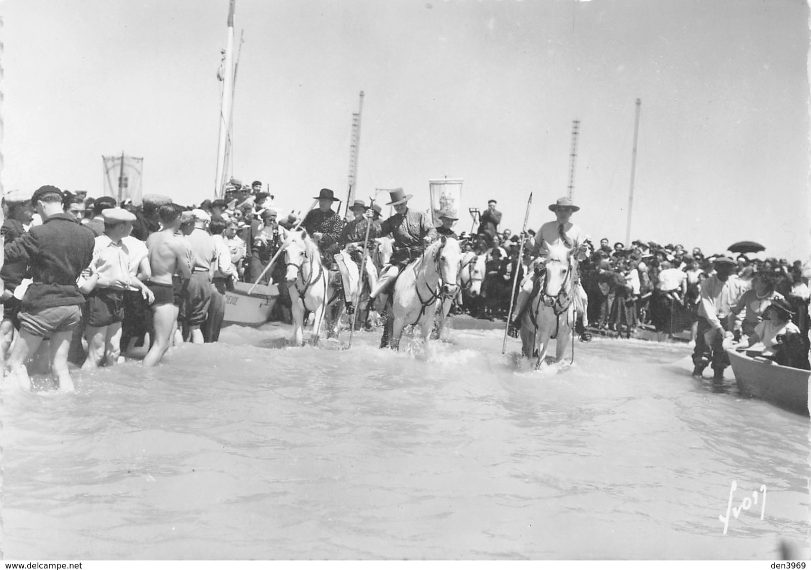 Les SAINTES-MARIES-de-la-MER - Bénédiction De La Mer - Guardians De Camargue - Chevaux - Saintes Maries De La Mer