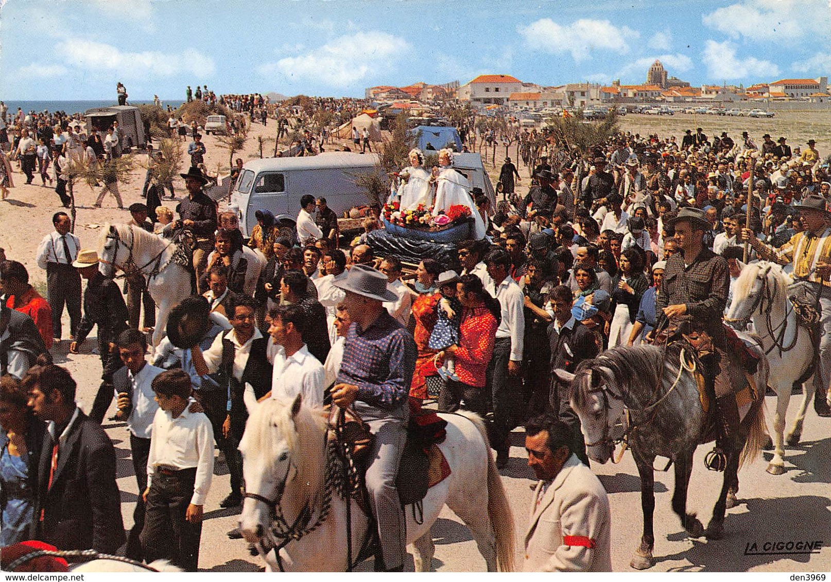 Les SAINTES-MARIES-de-la-MER - Pélerinage Et Procession Des Gitans - Fourgon - Chevaux - Saintes Maries De La Mer