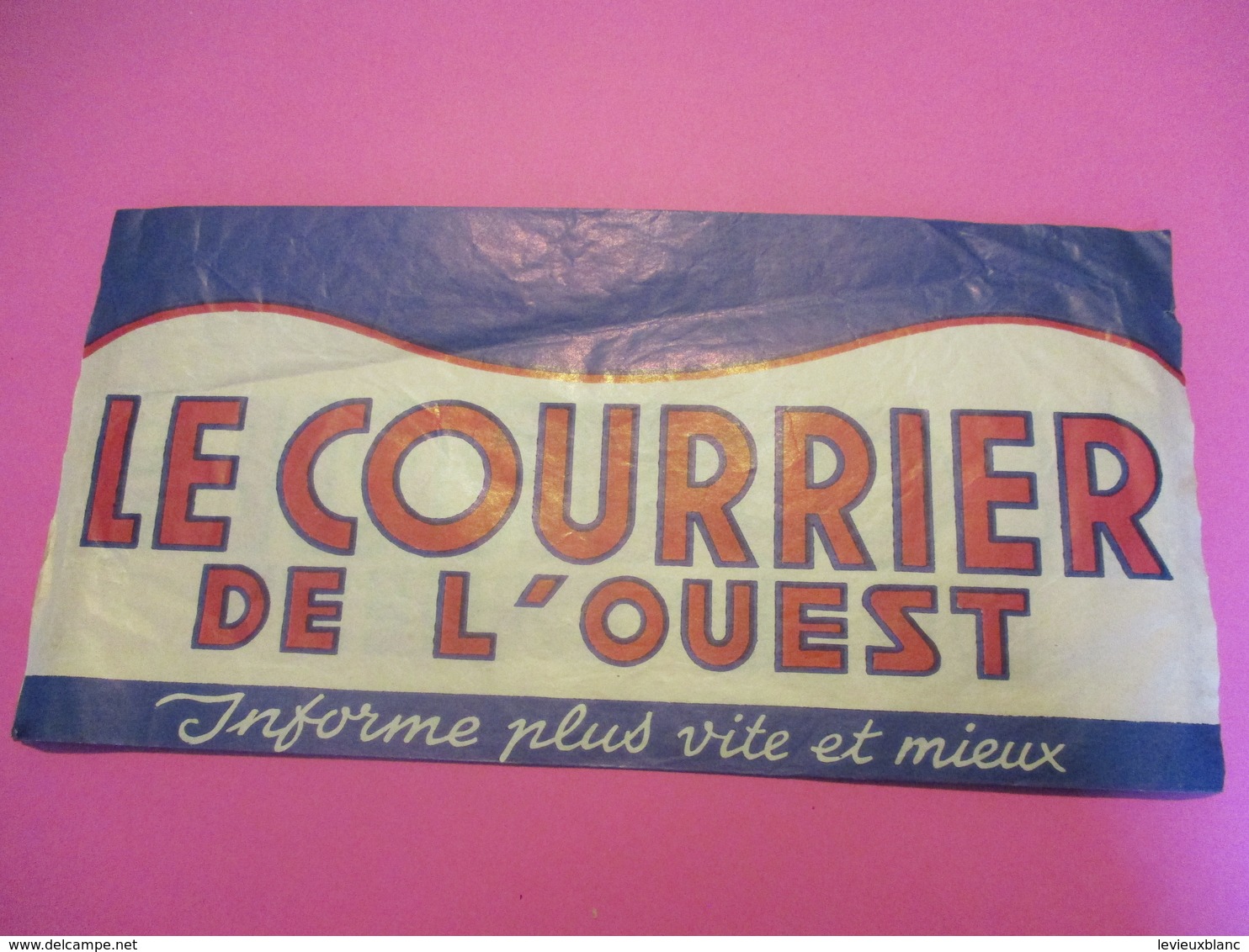 Chapeau Publicitaire Papier/Type Tour De France/Le Courrier De L'Ouest/Informe Plus Vite Et Mieux/ANGERS/Vers1950  JE233 - Other & Unclassified
