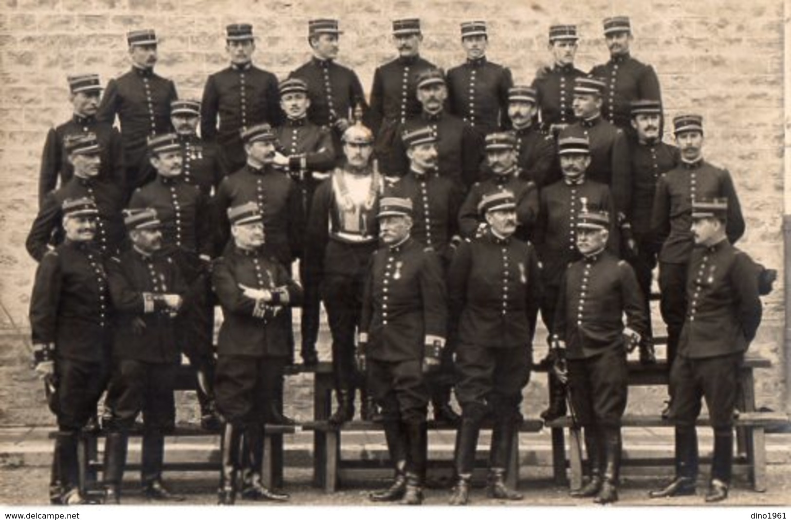 CPA 2637 - MILITARIA - Carte Photo Militaire - Un Groupe D'Officiers Cuirassiers N° 3 Sur Les Cols - Personnages