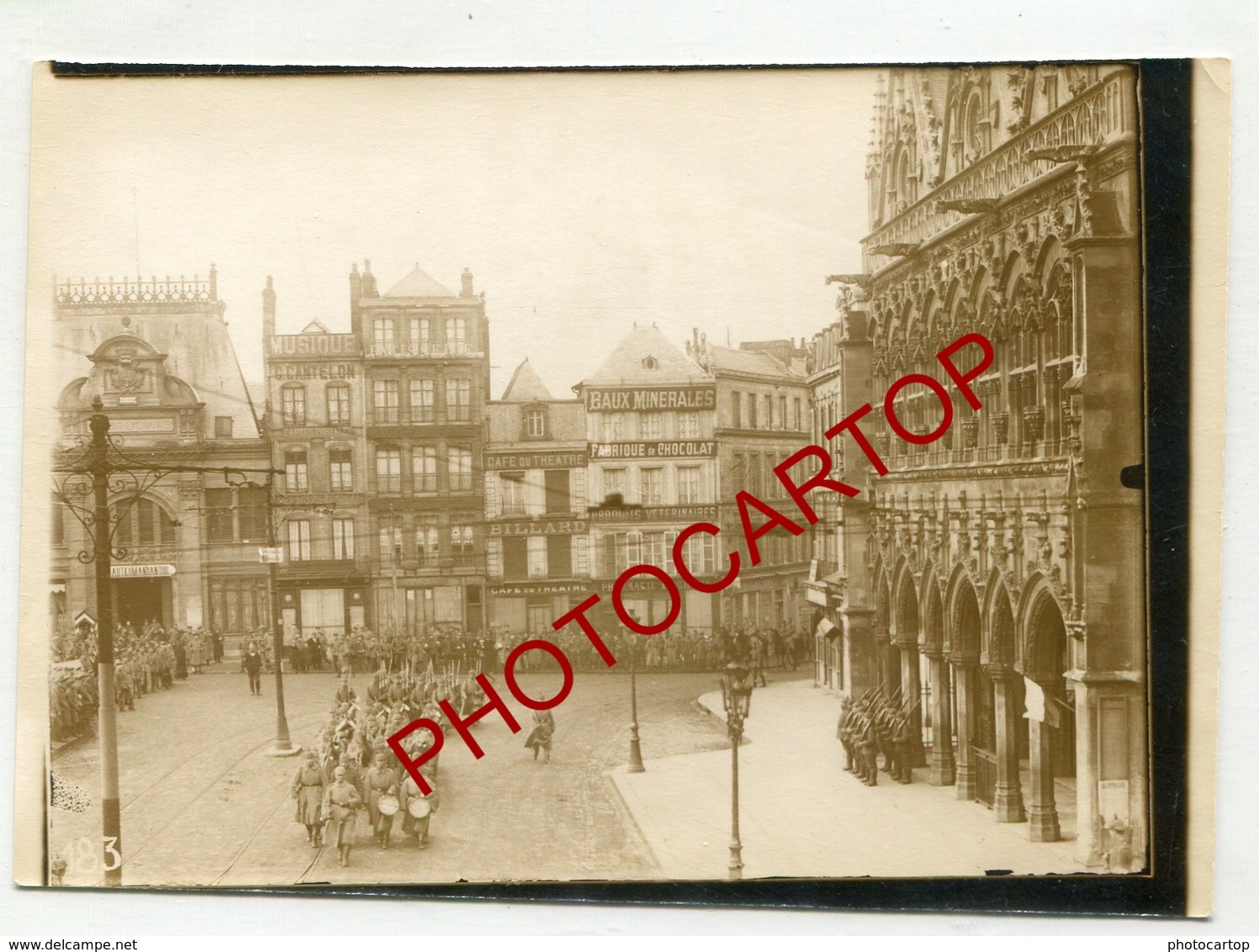 SAINT QUENTIN-Concert-Defile-Musique-2x PHOTOS Allemandes-GUERRE 14-18-1WK-France-02- - Saint Quentin