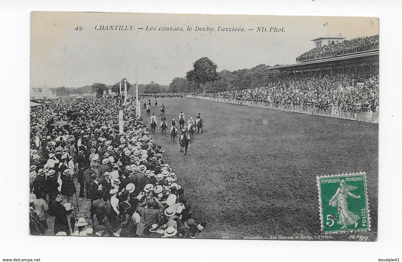 60  CHANTILLY  LES COURSES LE DERBY   L'ARRIVEE    TRES ANIMEE   BON ETAT  2 SCANS Tampon Perlé VARENNES INDRE ET LOIRE - Chantilly