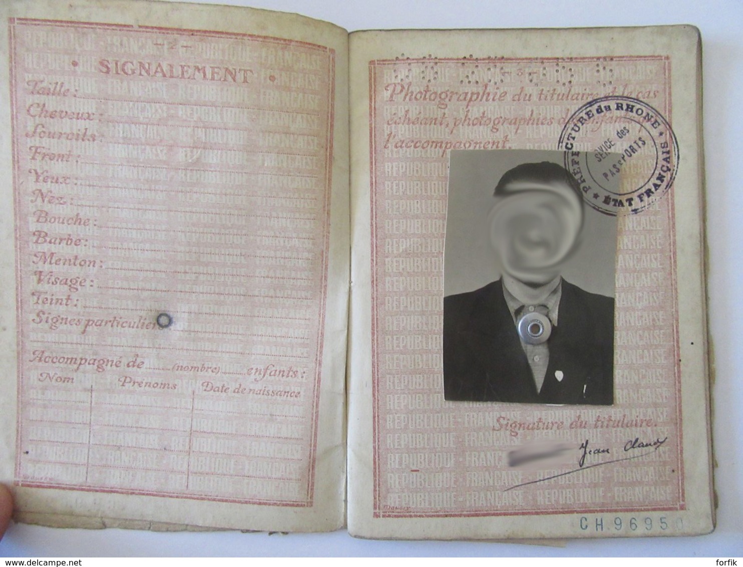 Guerre 39-45 Passeport Français Pour L'Allemagne Avec Visas Allemands - Délivré En 1943 - Etat Moyen - Documents