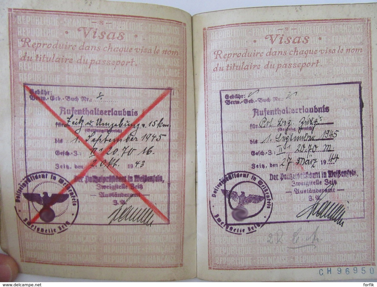 Guerre 39-45 Passeport français pour l'Allemagne avec visas Allemands - délivré en 1943 - Etat moyen