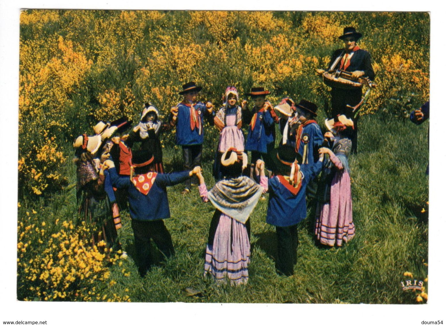 19 - Groupe Folklorique D'USSEL - Les Compagnons De La Joie Au Village (Vielle) - Musique