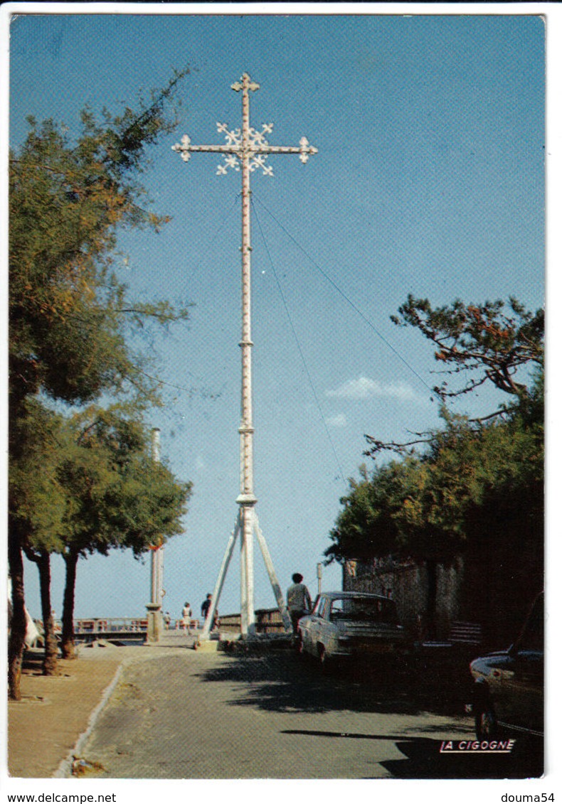 ARCACHON (33) - La Croix Des Marins - Allée De La Chapelle - Arcachon