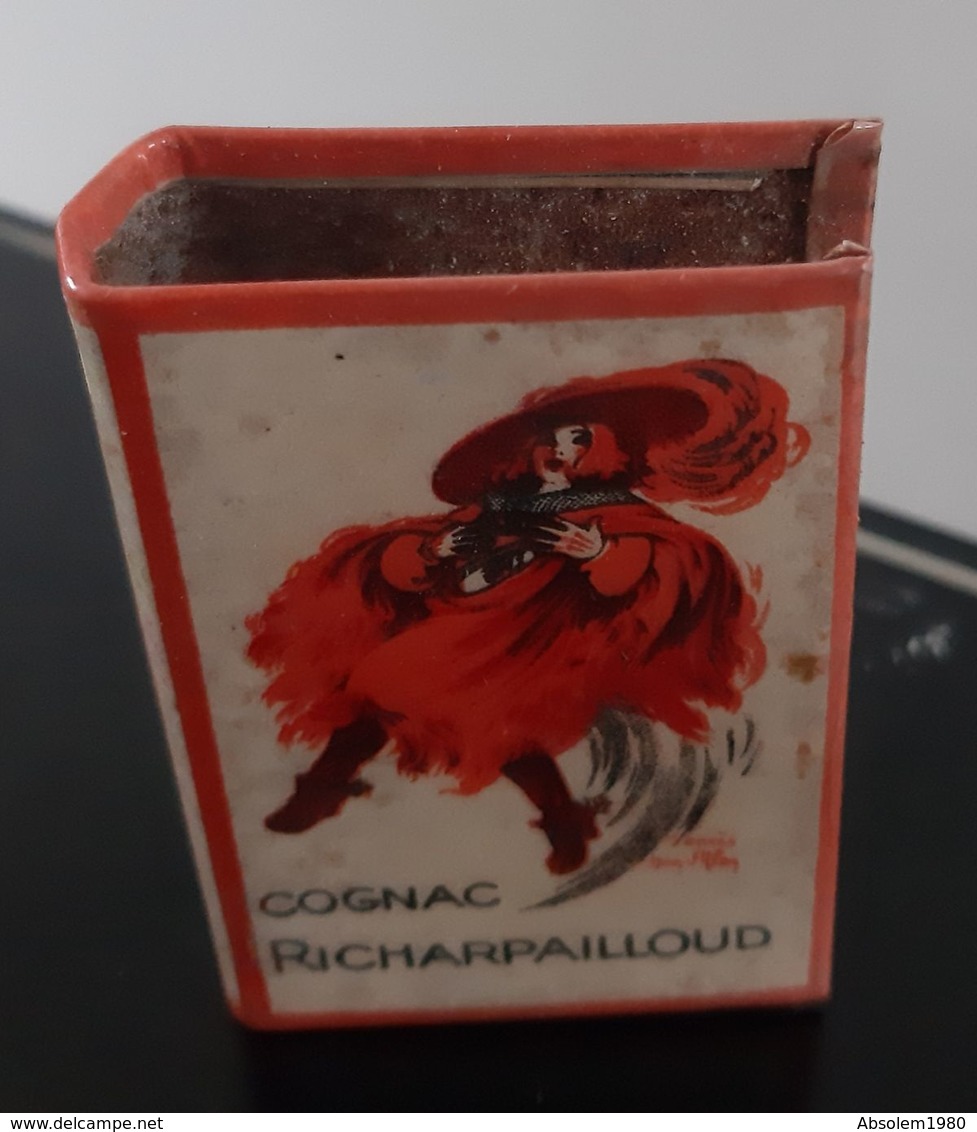 PORTE ALLUMETTES COGNAC RICHARPAILLOUD TOLE GLACOIDE ANCIEN ETUI ANTIQUE MATCHSTICK HOLDER TIN PUBLICITE AD CIGARETTES - Boites D'allumettes