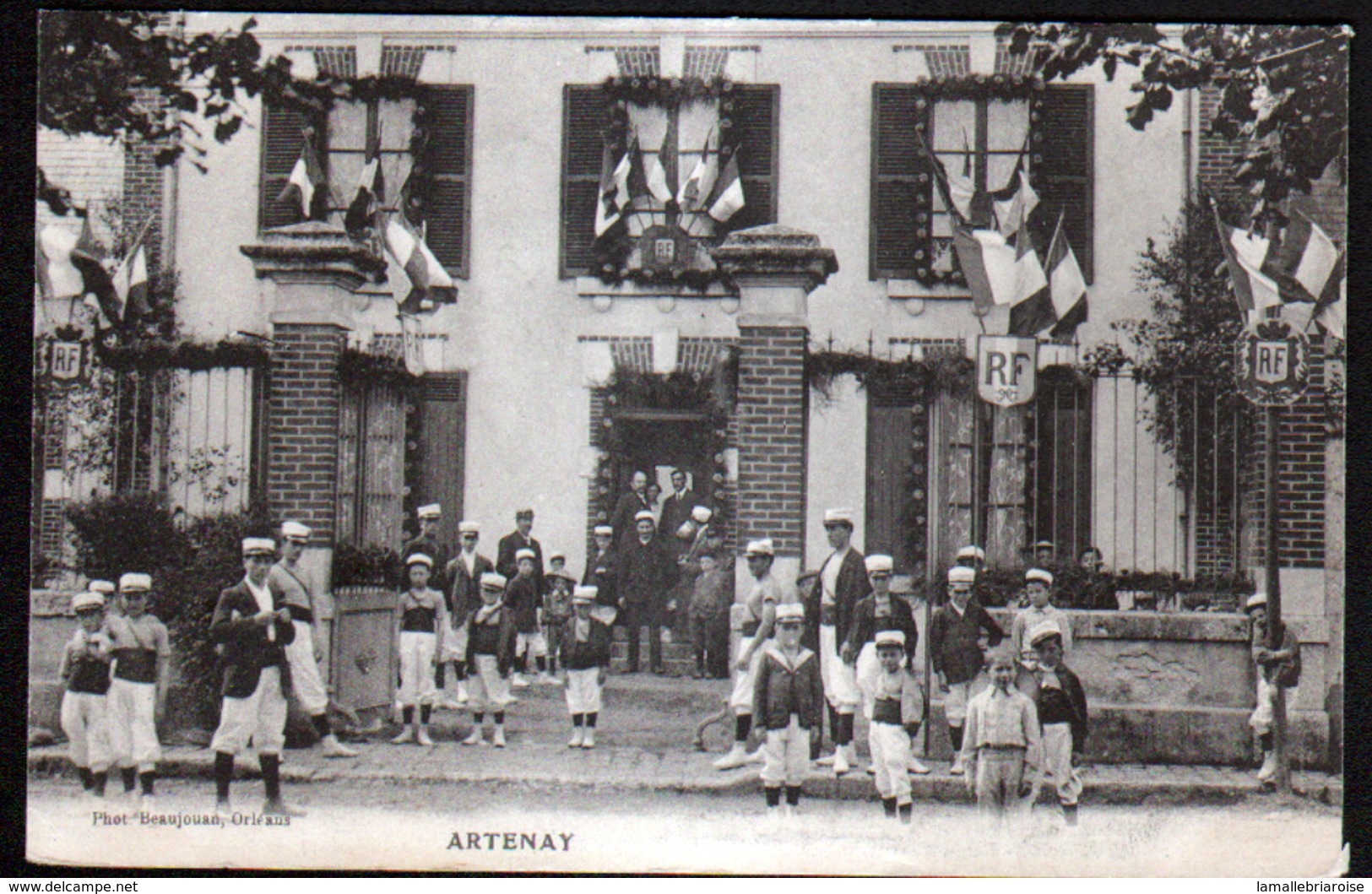 45, Artenay ( Ecole Des Garcons ) - Artenay