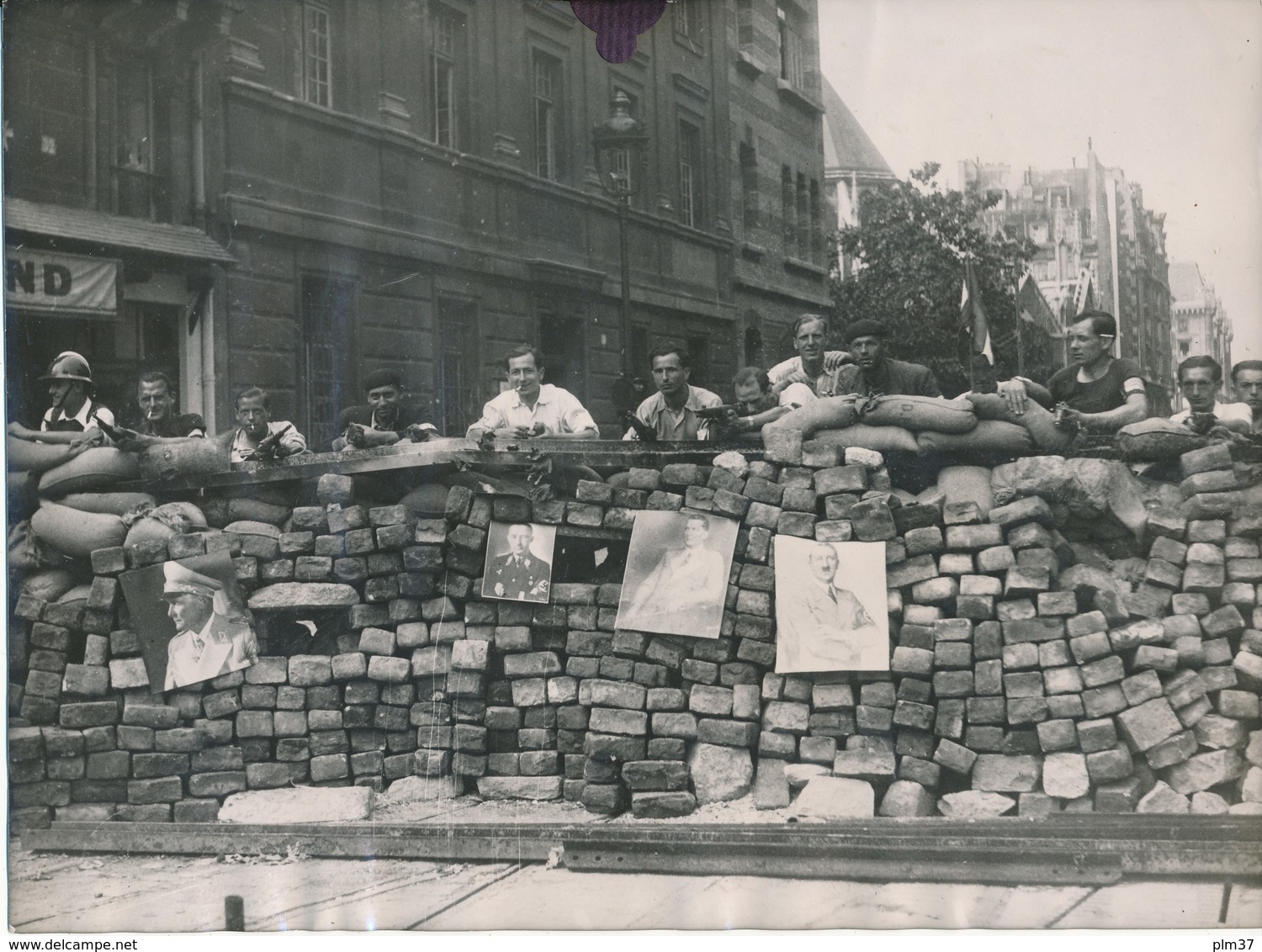 Libération De PARIS, 1944, Barricade Bd St Germain - Photo 18 X 24 Cm, Agence L.A.P.I., WW2 - War, Military