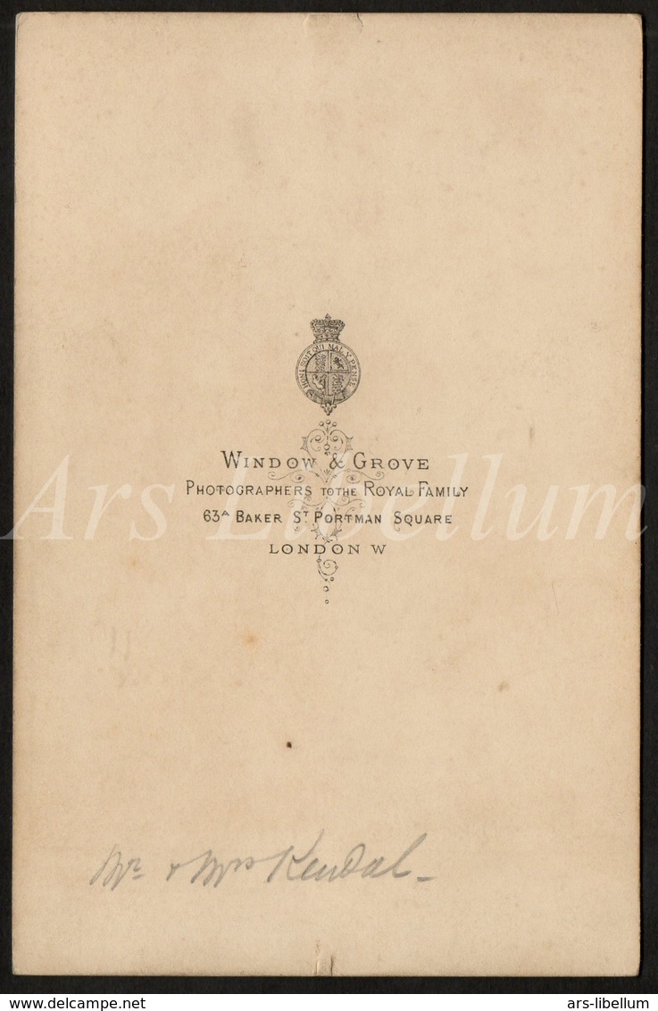 Cabinet Card / Cabinet Photo / Couple / Diplomacy / Madge Kendal / William Hunter Kendal / Window & Grove / London - Anciennes (Av. 1900)