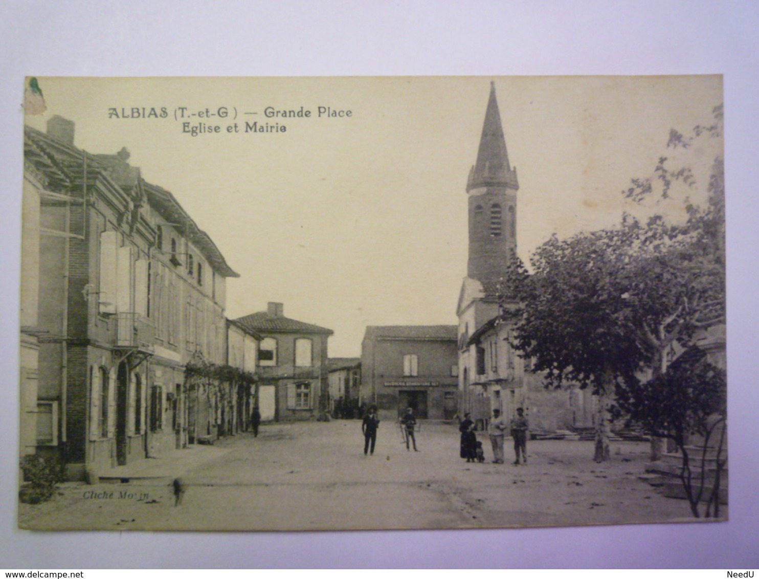 GP 2019 - 1482  ALBIAS  (Tarn-et-Garonne)  :  Grande Place  -  Eglise Et Mairie   1925    XXX - Albias