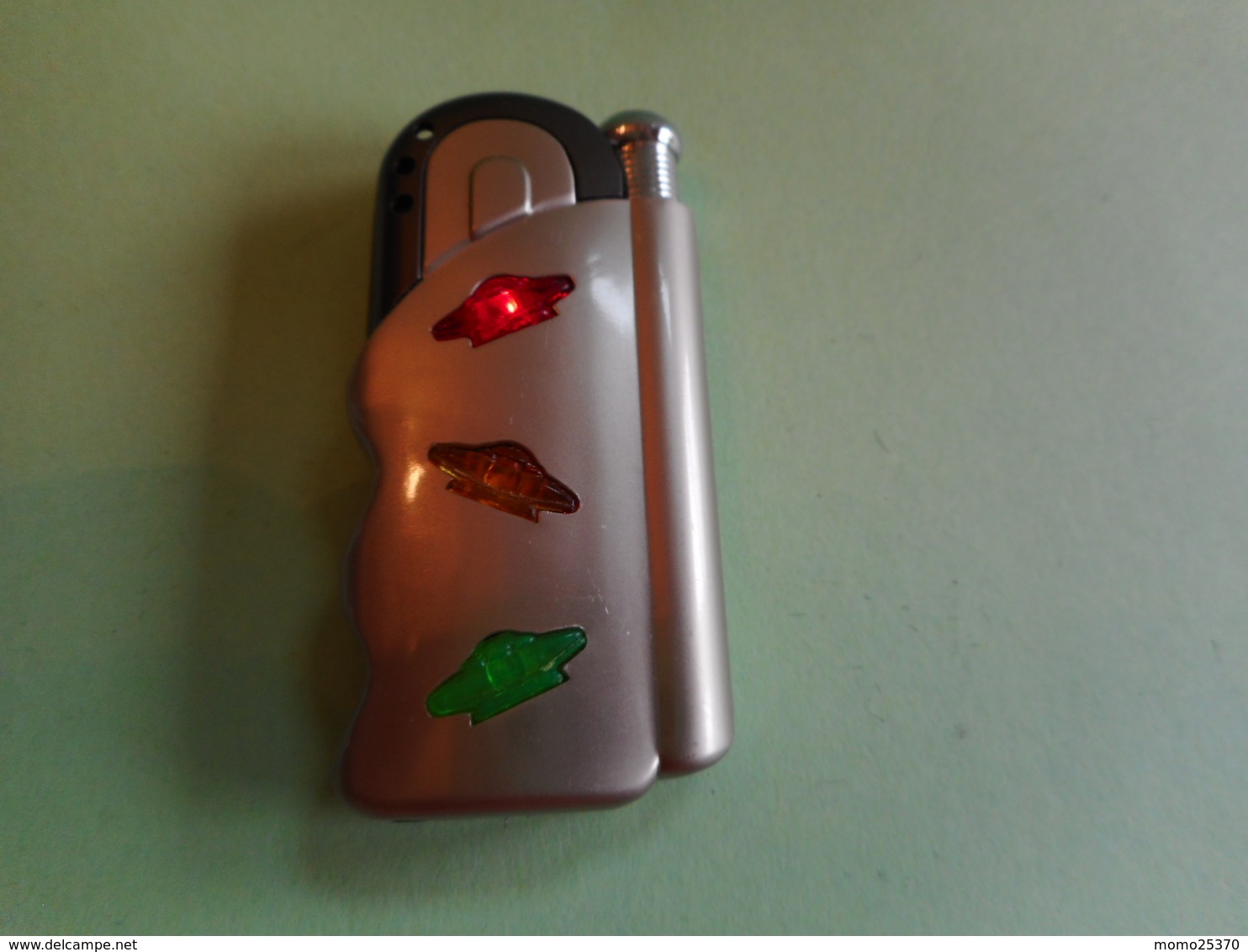 BRIQUET LUMINEUX LIGHTER Feuerzeug ACCENDINO ENCENDEDOR AANSTEKER  打火机 Léttari Ljusare Sytytin Vžigalnik - Autres & Non Classés