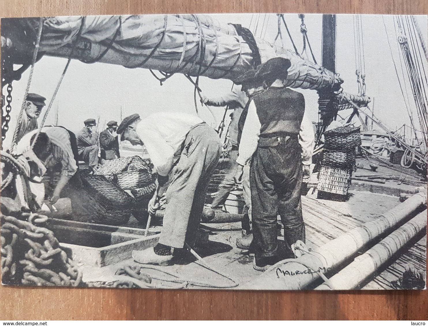 Douarnenez.déchargement D'un Langoustier Maurétanien.cliché De Maurice Moy - Douarnenez