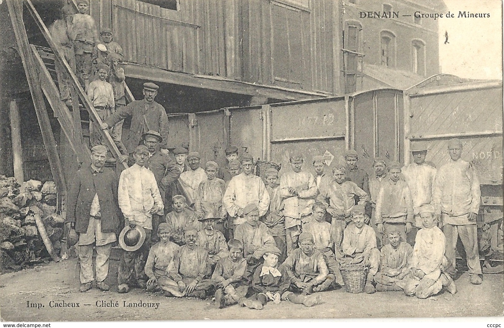 CPA Denain Groupe De Mineurs - Denain