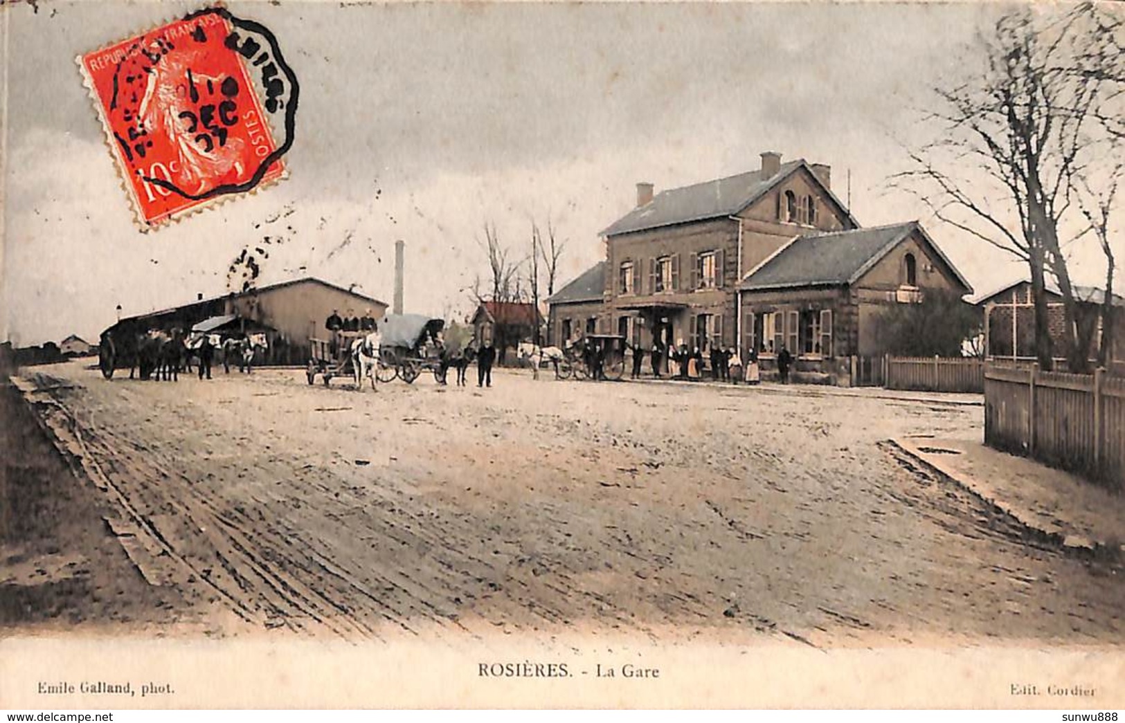 80 -  Rosières - La Gare (belle Animation, Colorisée, Emile Galland 1907) - Rosieres En Santerre