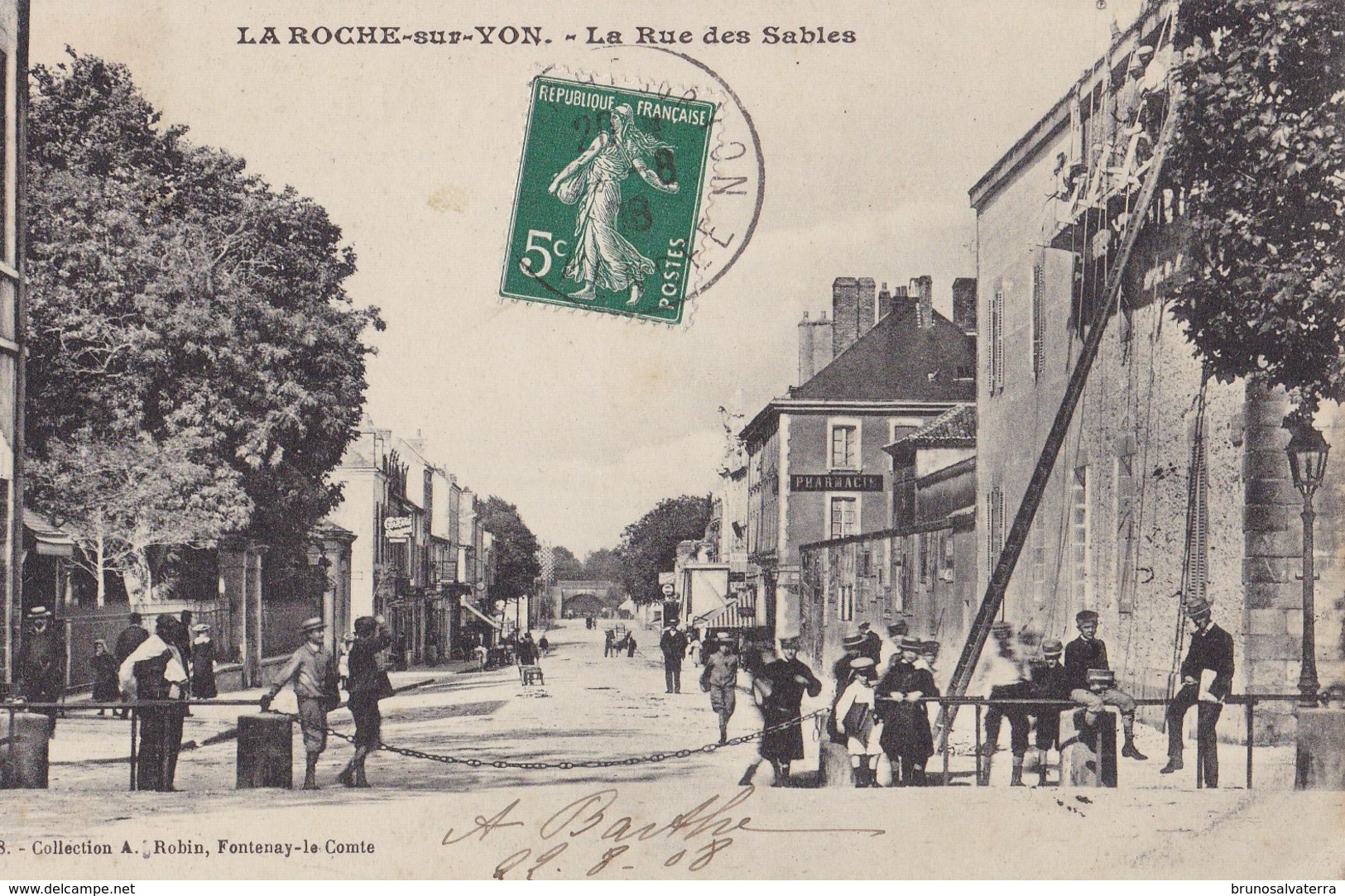 LA ROCHE SUR YON - La Rue Des Sables - La Roche Sur Yon