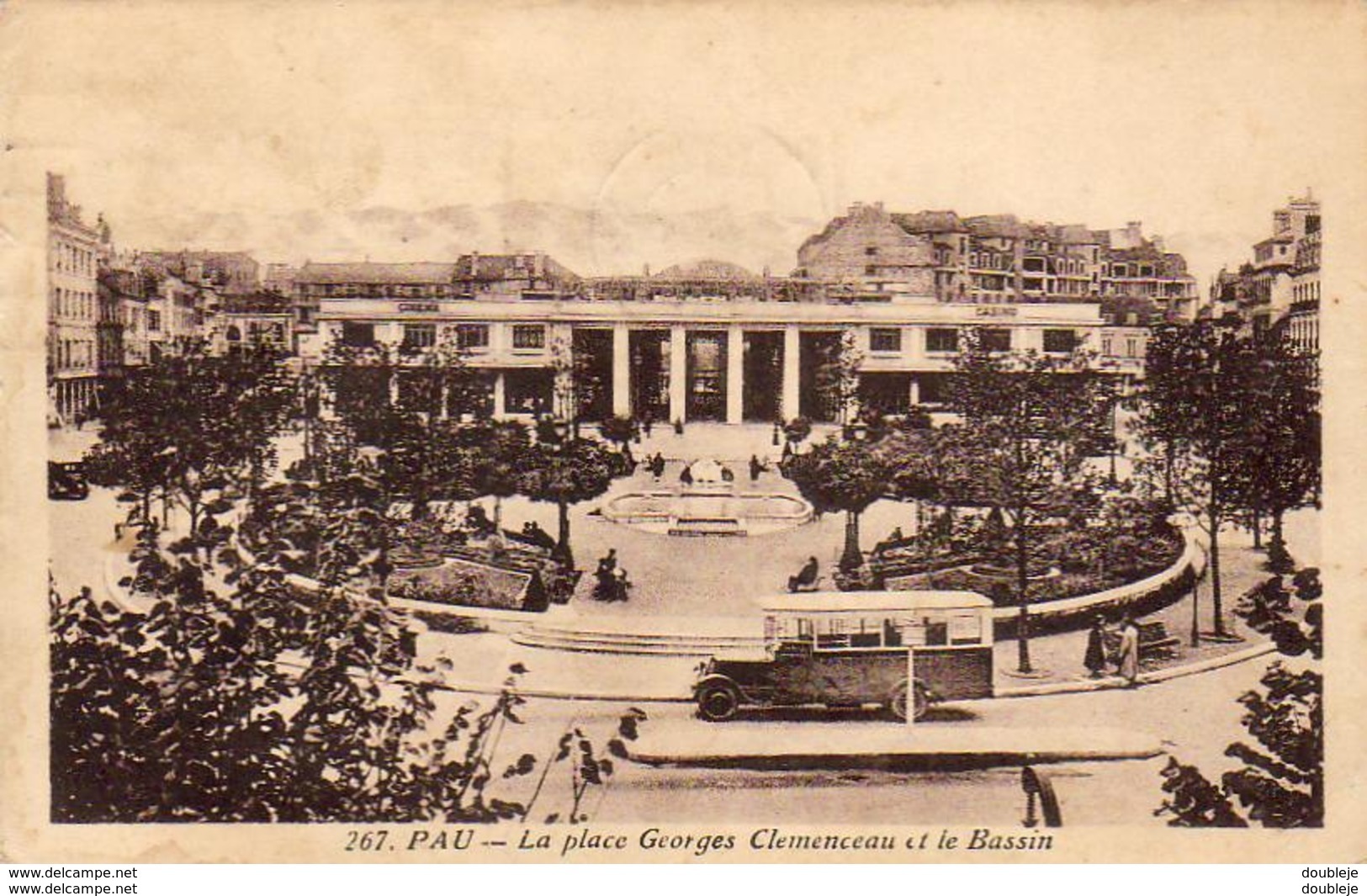 D64   PAU   La Place Georges Clemenceau Et Le Bassin  ..... - Pau