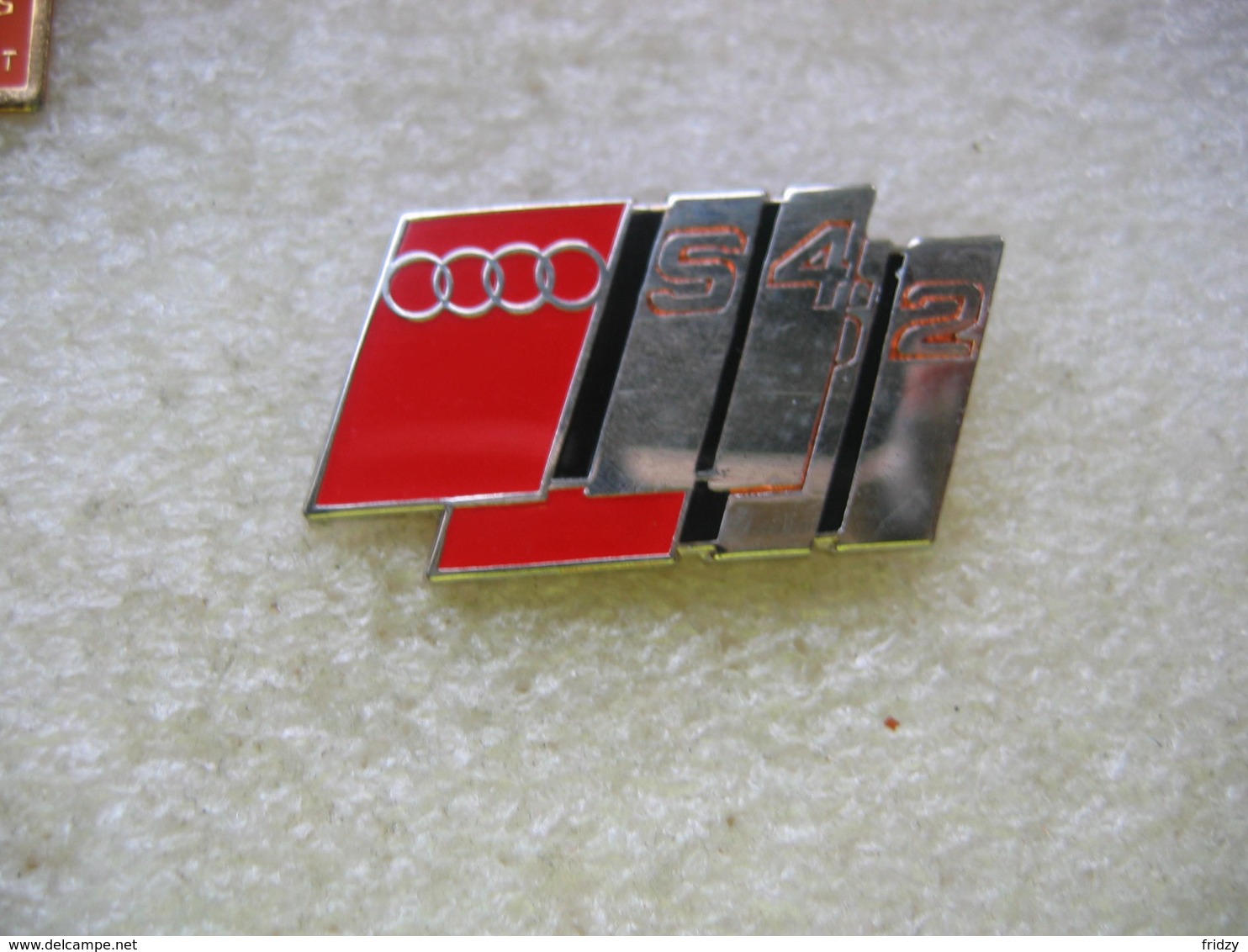 Pin's Audi S4, S2, Sigle AUDI - Audi