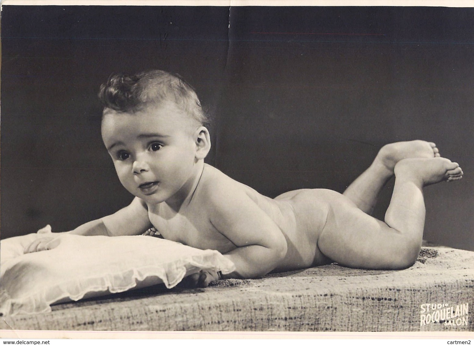 STUDIO ROQUELAIN SALON DE PROVENCE BEBE TOUT NU " PHOTOGRAPHIE AMATEUR ENFANT CHILD BOY MEN MAN - Autres & Non Classés