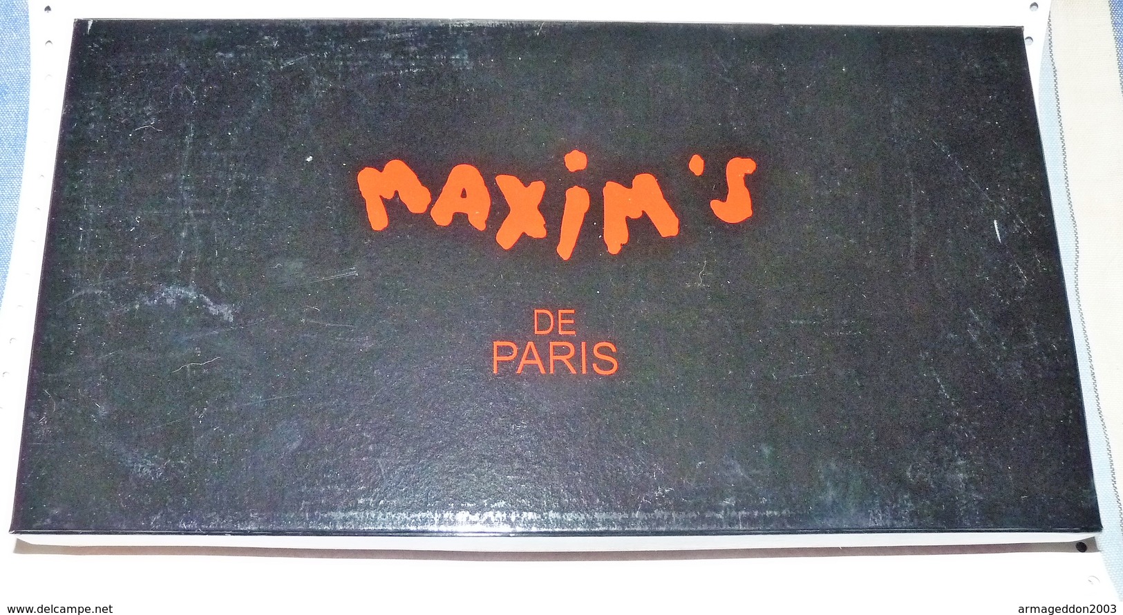 VIDE POCHE PLAT EN Faïence MAXIM'S PARIS COMME NEUF Dans Son Écrin D'origine - Autres & Non Classés