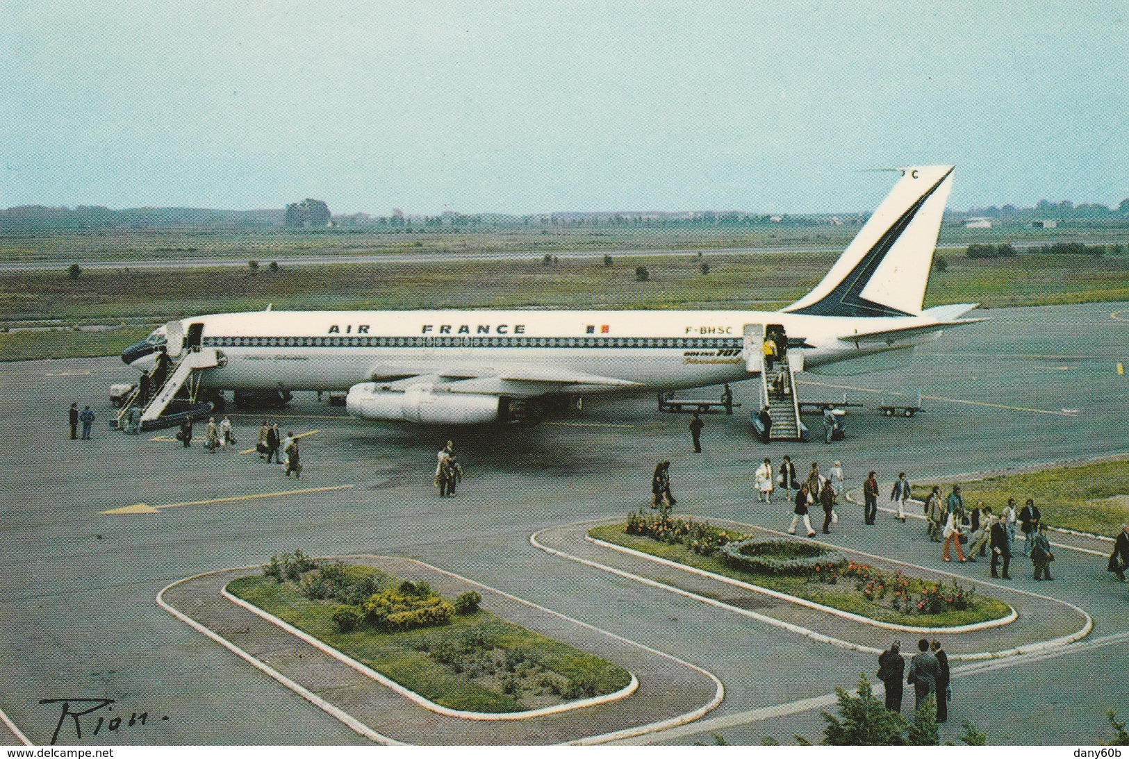 REF.HQ3 . 20 . BASTIA . AEROPORT . BOEING A L'ARRIVEE - Bastia