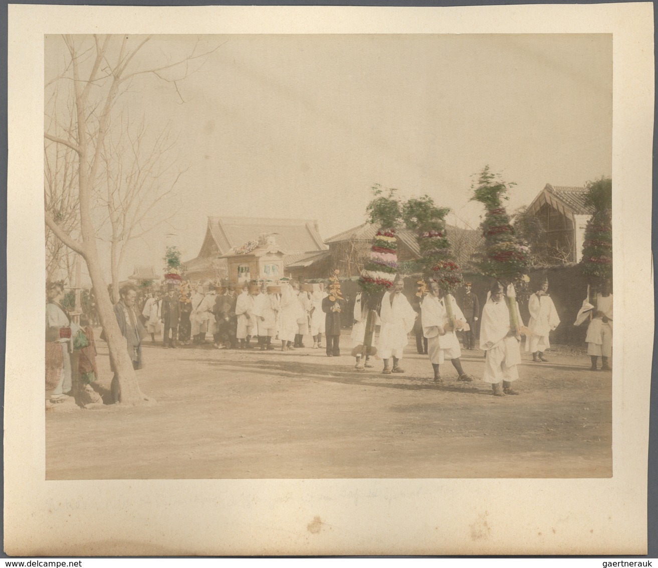 Japan - Besonderheiten: 1870/90 (ca.), 10 original large size illuminated photographs (250x190 mm or