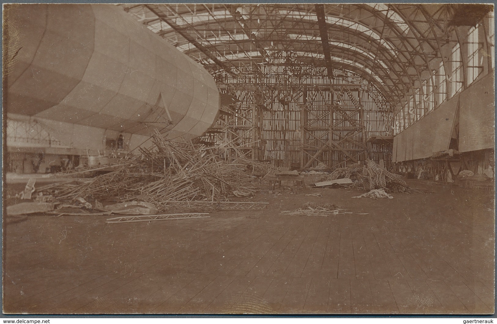 Zeppelinpost Deutschland: Over 140 Zeppelin postcards, mostly Real Photos with the largest part pion