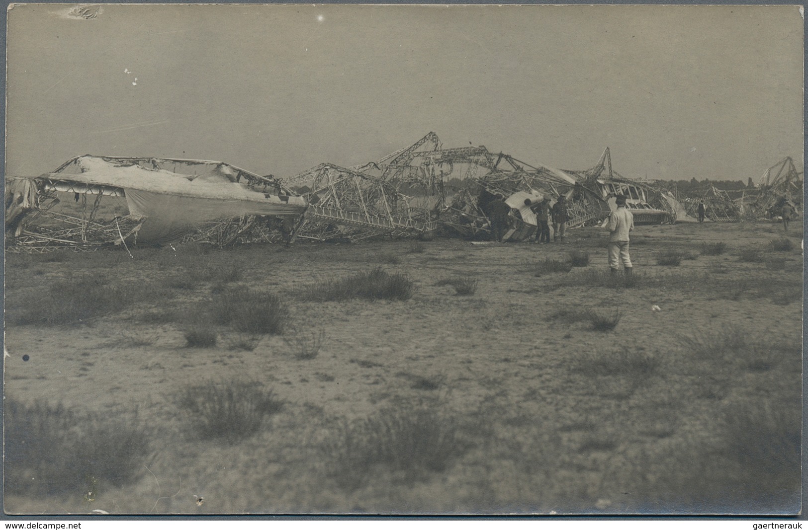 Zeppelinpost Deutschland: Over 140 Zeppelin postcards, mostly Real Photos with the largest part pion