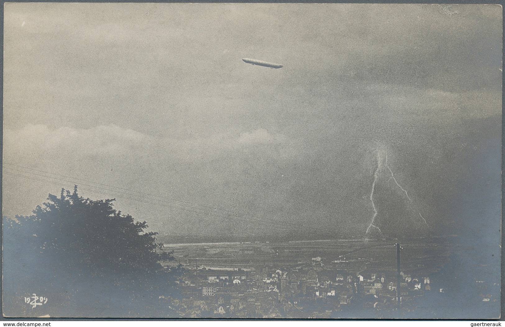 Zeppelinpost Deutschland: Ca 185 Zeppelin Postcards And A Few Photos, With A Large Number Of Pieces - Airmail & Zeppelin