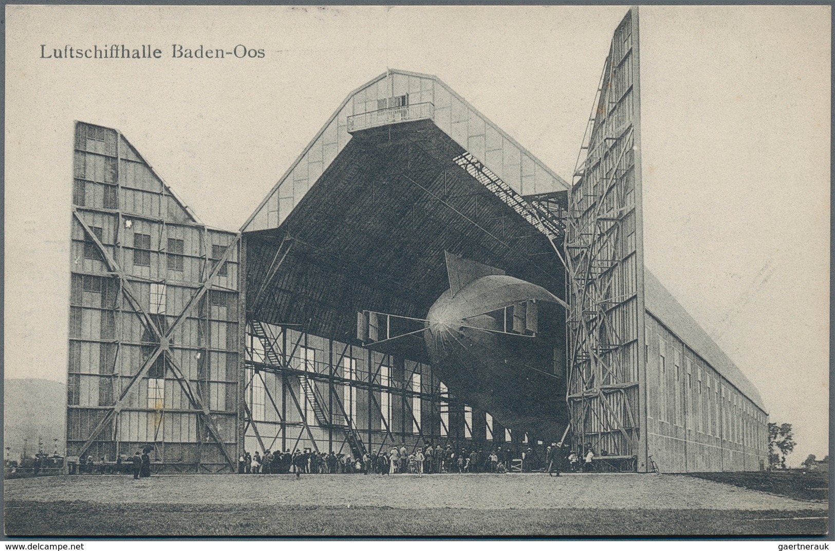 Zeppelinpost Deutschland: Ca 185 Zeppelin postcards and a few photos, with a large number of pieces