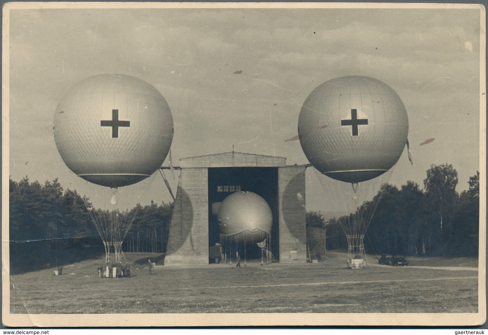 Zeppelinpost Deutschland: Over two hundred Zeppelin flights, original private photographs, real phot