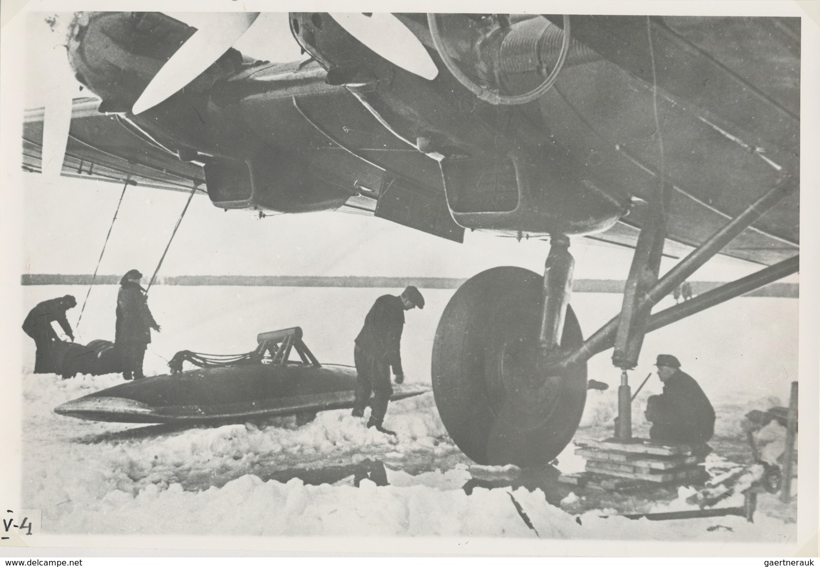 Thematik: Arktis / Arctic: 1937-38 Soviet Drifting Ice Station NP-1: Collection Of 18 Black & White - Otros & Sin Clasificación