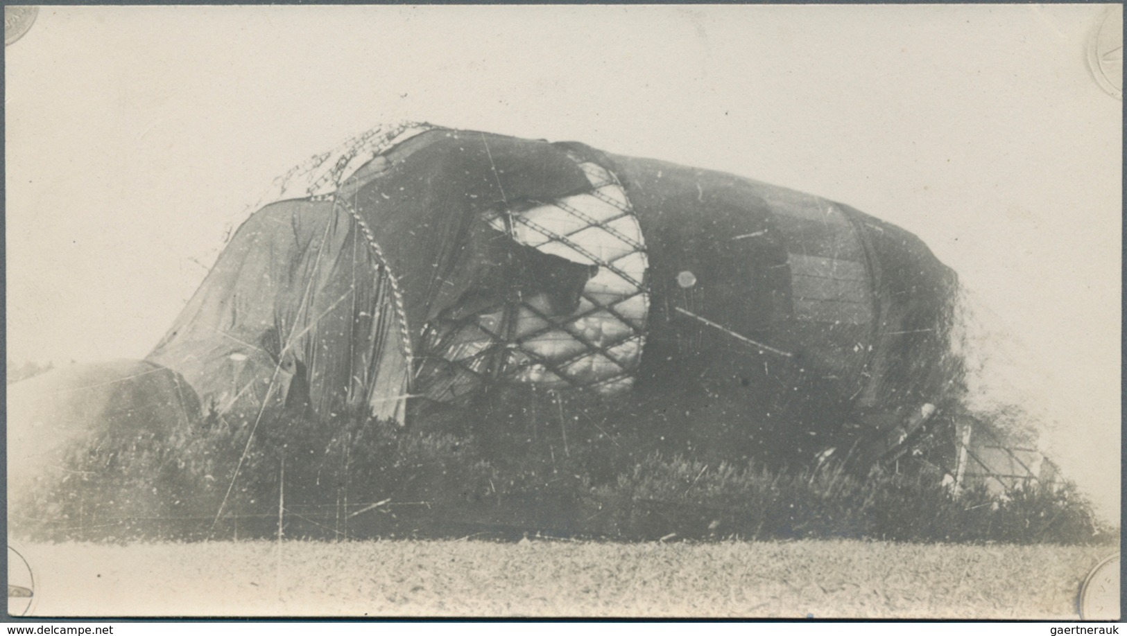 Thematik: Zeppelin / zeppelin: 1913 (ca). Rare, perhaps unique, collection of 22 original photograph