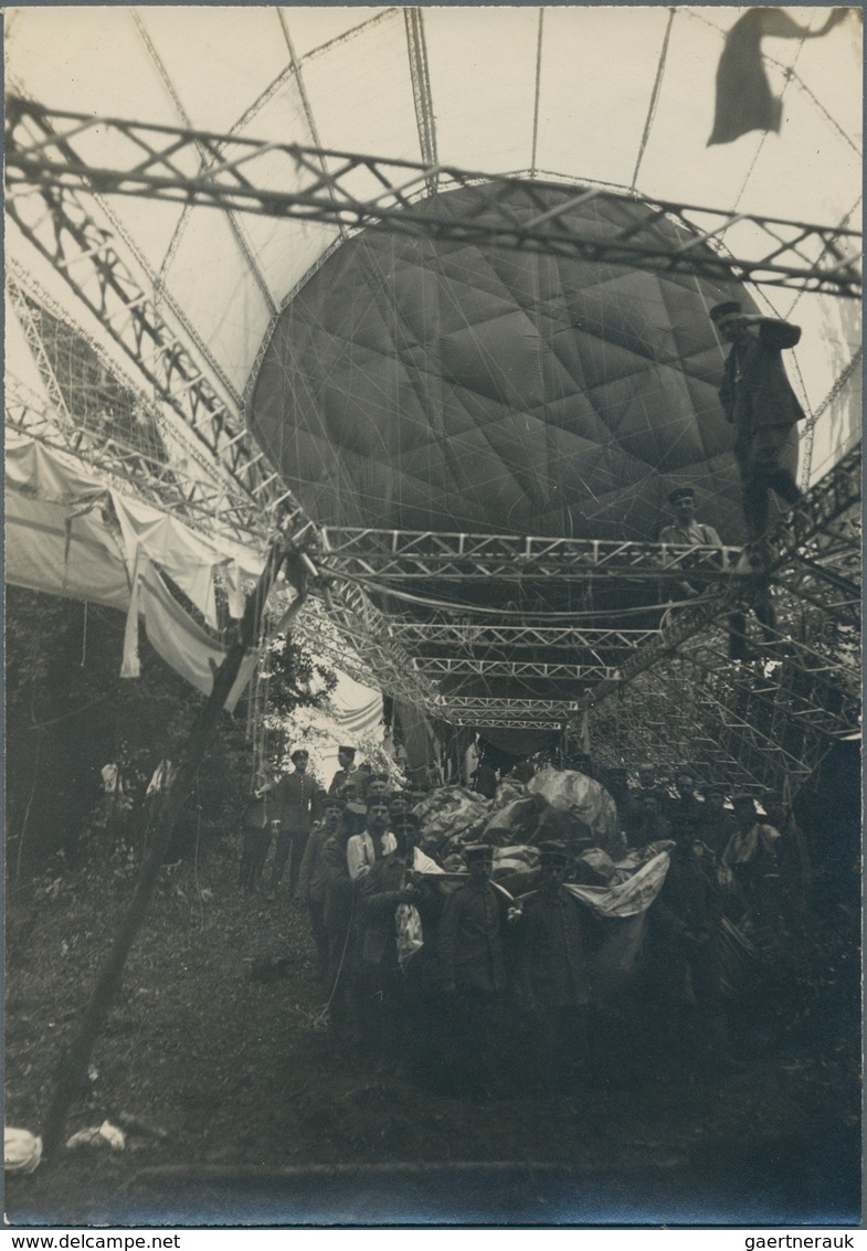 Thematik: Zeppelin / zeppelin: 1913 (ca). Rare, perhaps unique, collection of 22 original photograph