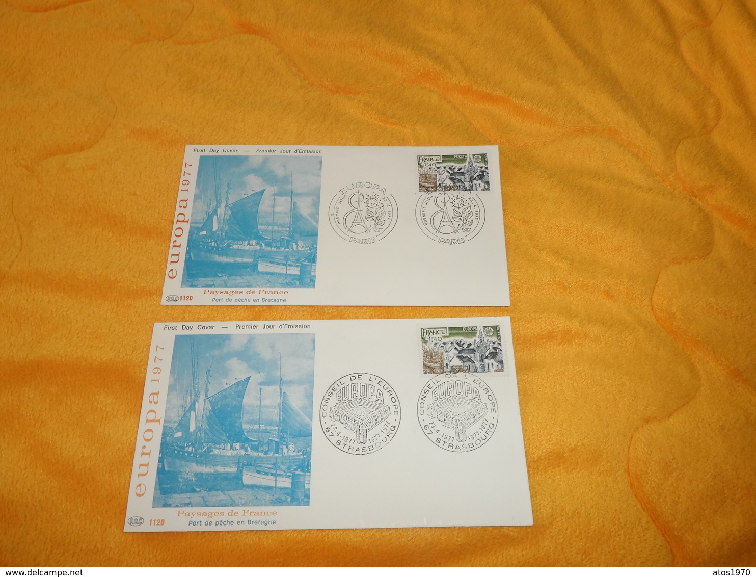 LOT DE 2 ENVELOPPES FDC DE 1977./ EUROPA 1977...PAYSAGES DE FRANCE..PORT DE PECHE EN BRETAGNE..CACHETS PARIS STRASBOURG - 1970-1979