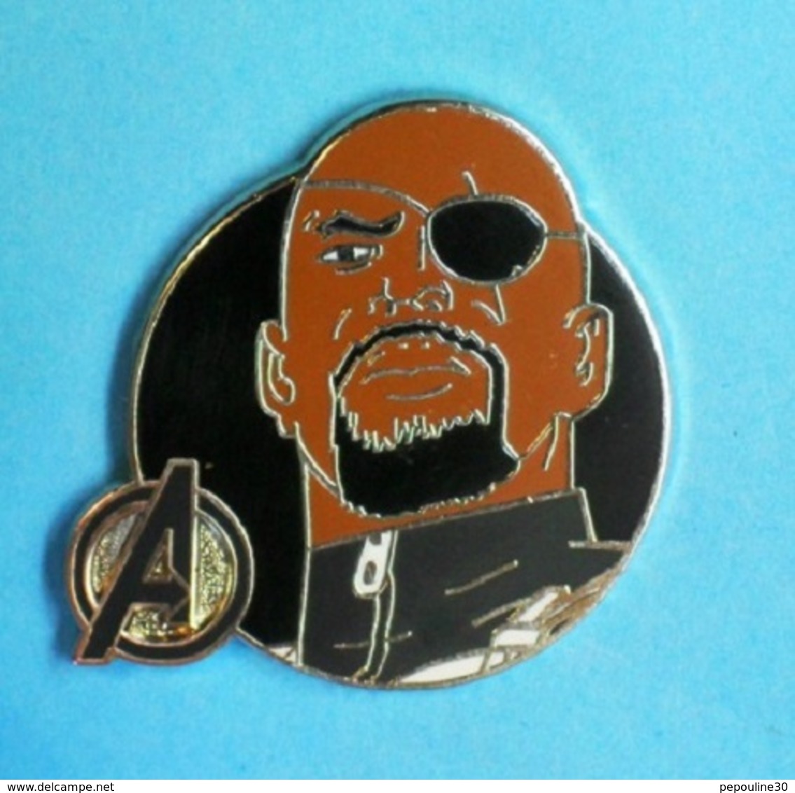 1 PIN'S //  ** THE AVENGERS ** NICK FURY / Nicholas Joseph FURY ** DIRECTEUR DU S.H.I.E.L.D. ** . (© Marvel © Disney) - BD