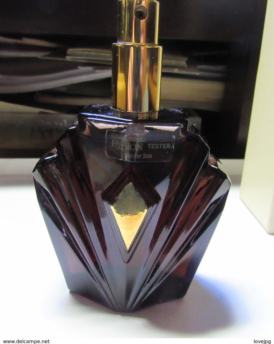 Flacon De Parfum Elizabeth Taylor's  Sans Bouchon Quasi Plein Vrais Parfum D' Origine - Non Classés