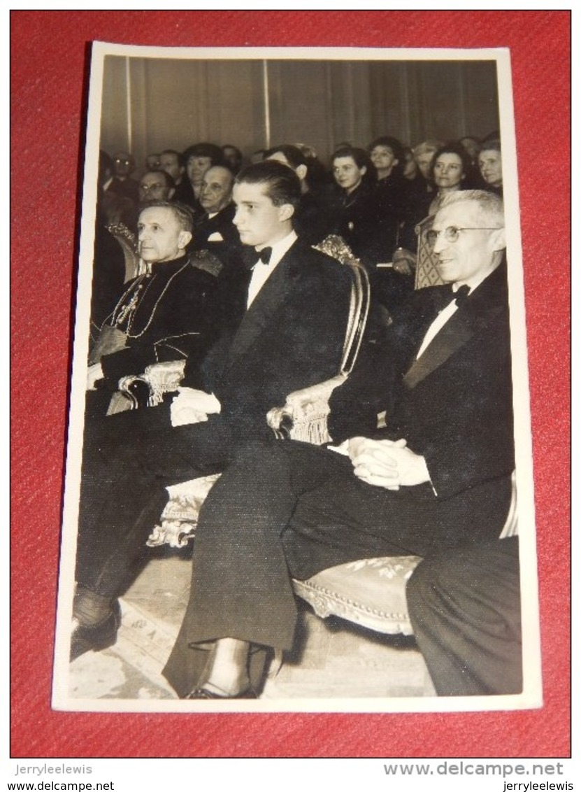 BRUXELLES  -  Le Prince Albert De Liège En Visite Au " Cercle Royal Gaulois Artistique Et Littéraire " Le 10-03-1953 - Royal Families