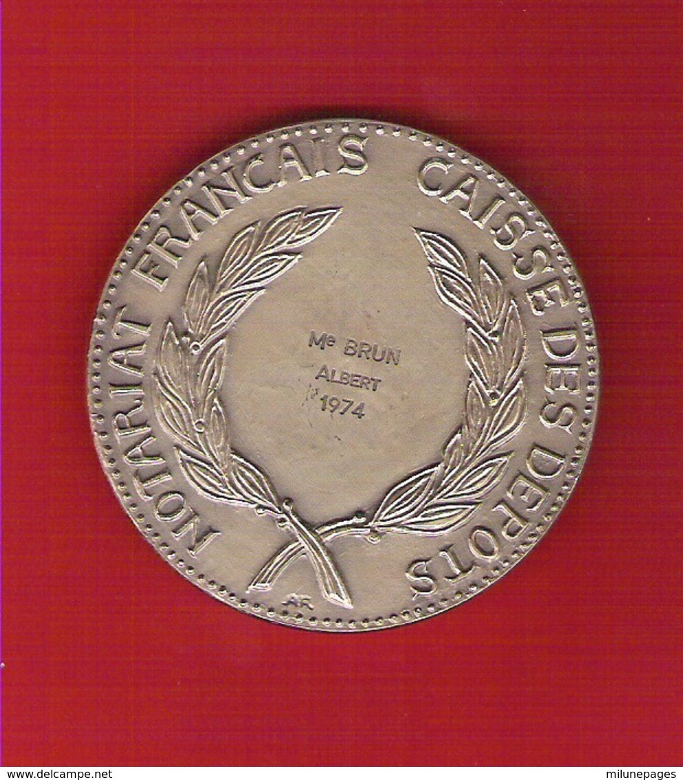 Médaille En Argent 136 Gr. Notariat Français 1974 Caisse Des Dépots Justinien Par André Livré Avec L'écrin - Altri & Non Classificati