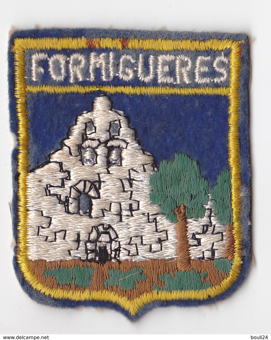 ECUSSON EN TISSU DE FORMIGUERES EN PYRENEES ORIENTALES - Patches