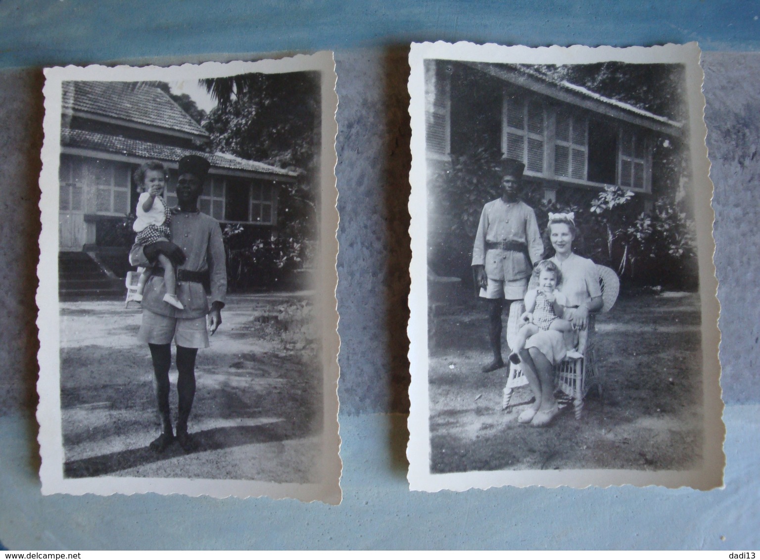 2 Photos D'une Femme Avec Enfant ( Famille Française) Et Son Serviteur Jardin Villa- Conakry (Guinée Française) 1943 - Lieux
