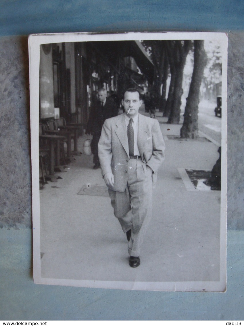 Photo Homme Costumé Rue De Rome (Marseille) - 1947 - Personnes Anonymes
