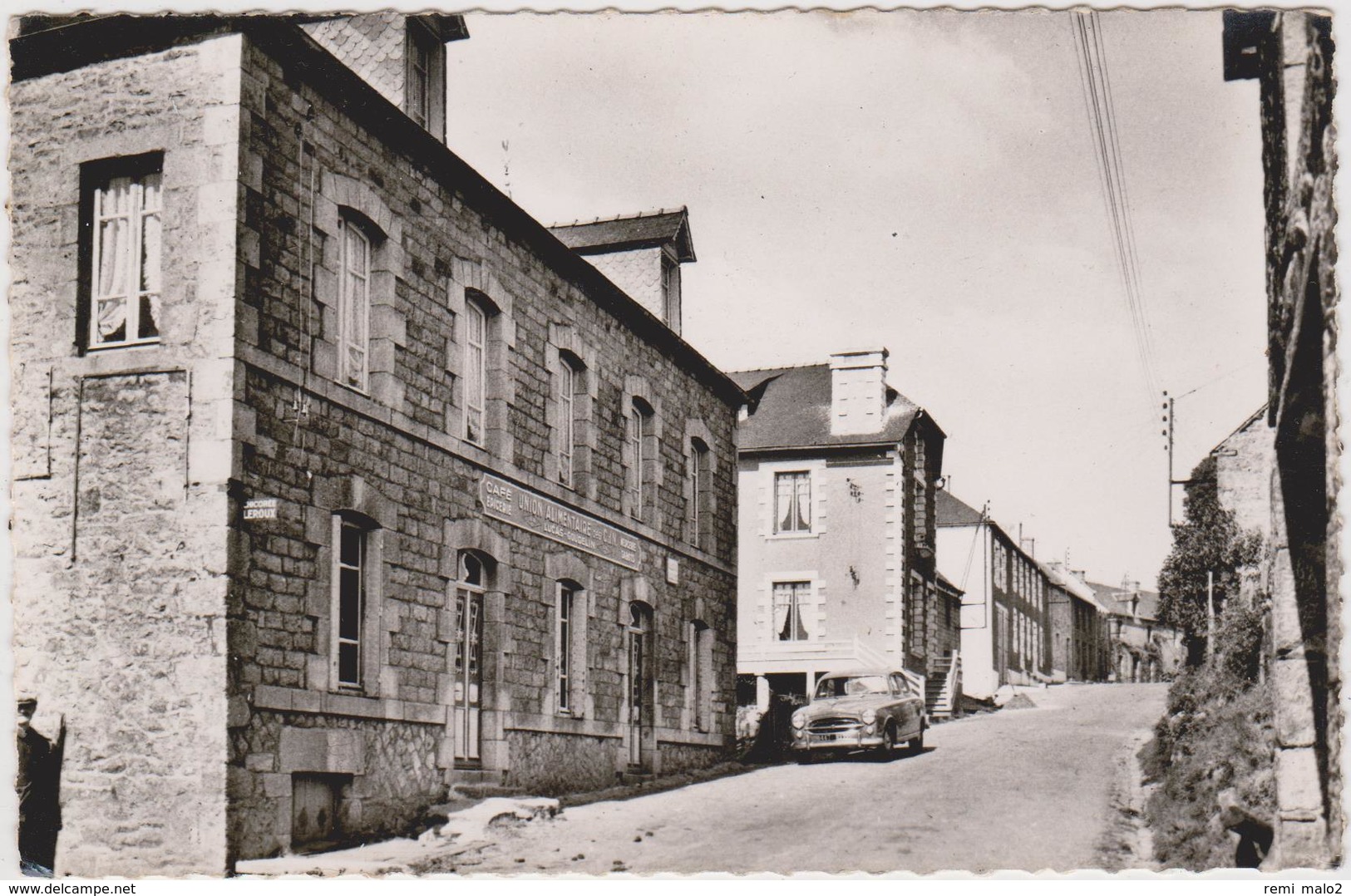 CARTE POSTALE   SAINT GILLES DU MENE 22  Rue Principale - Autres & Non Classés