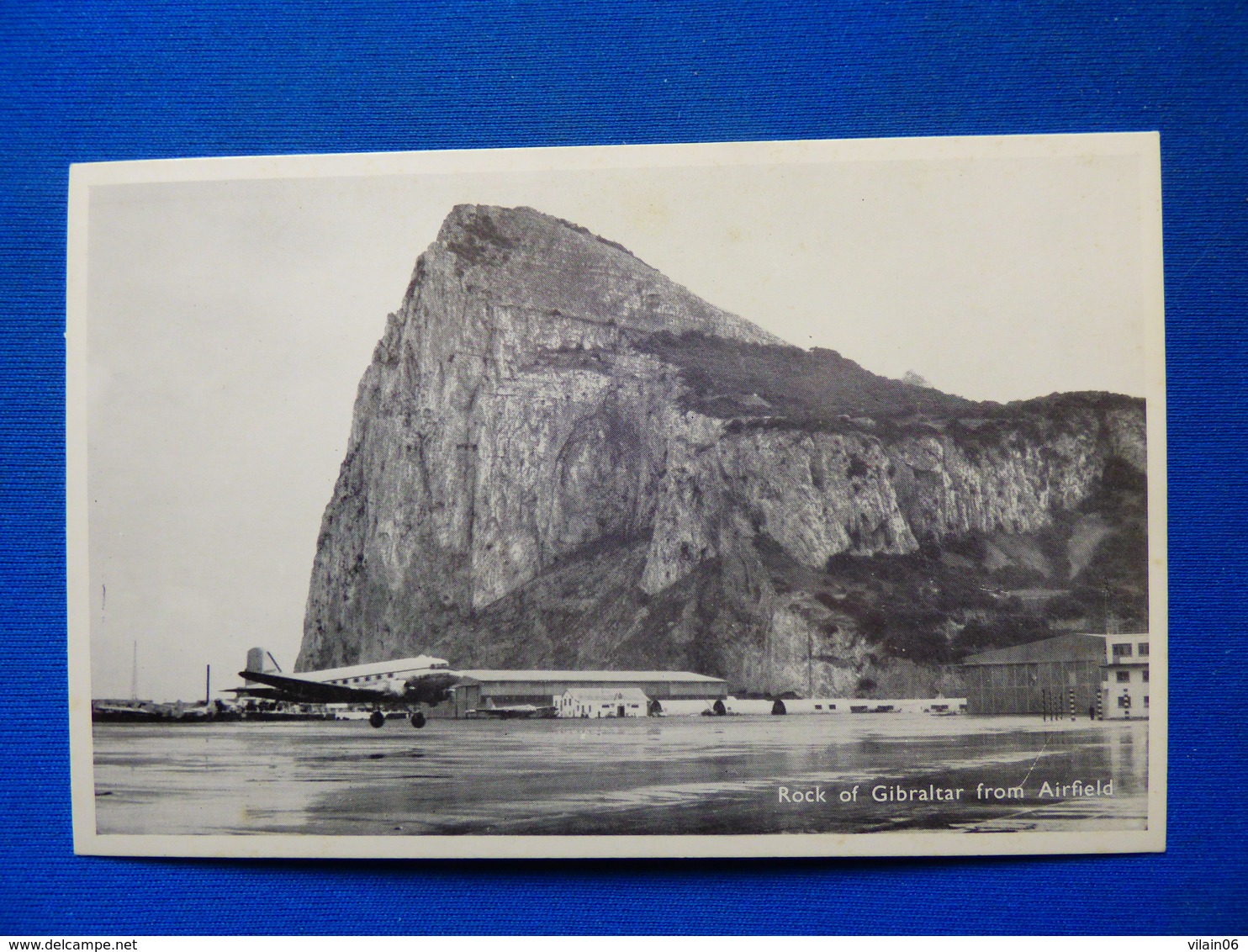 AEROPORT / AIRPORT / FLUGHAFEN     GIBRALTAR   / DC 3 - Aérodromes