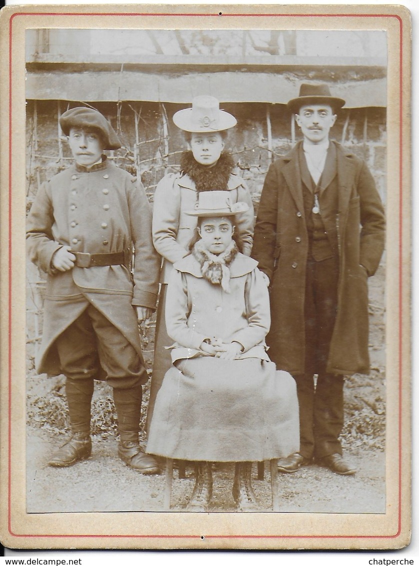 PHOTO PHOTOGRAPHIE  FAMILLE + 1 MILITAIRE EN CAPOTE PHOTOGRAPHE PIERRE AYNE COLLONGES-SUR-SAÔNE  69 RHONE - Anonymous Persons