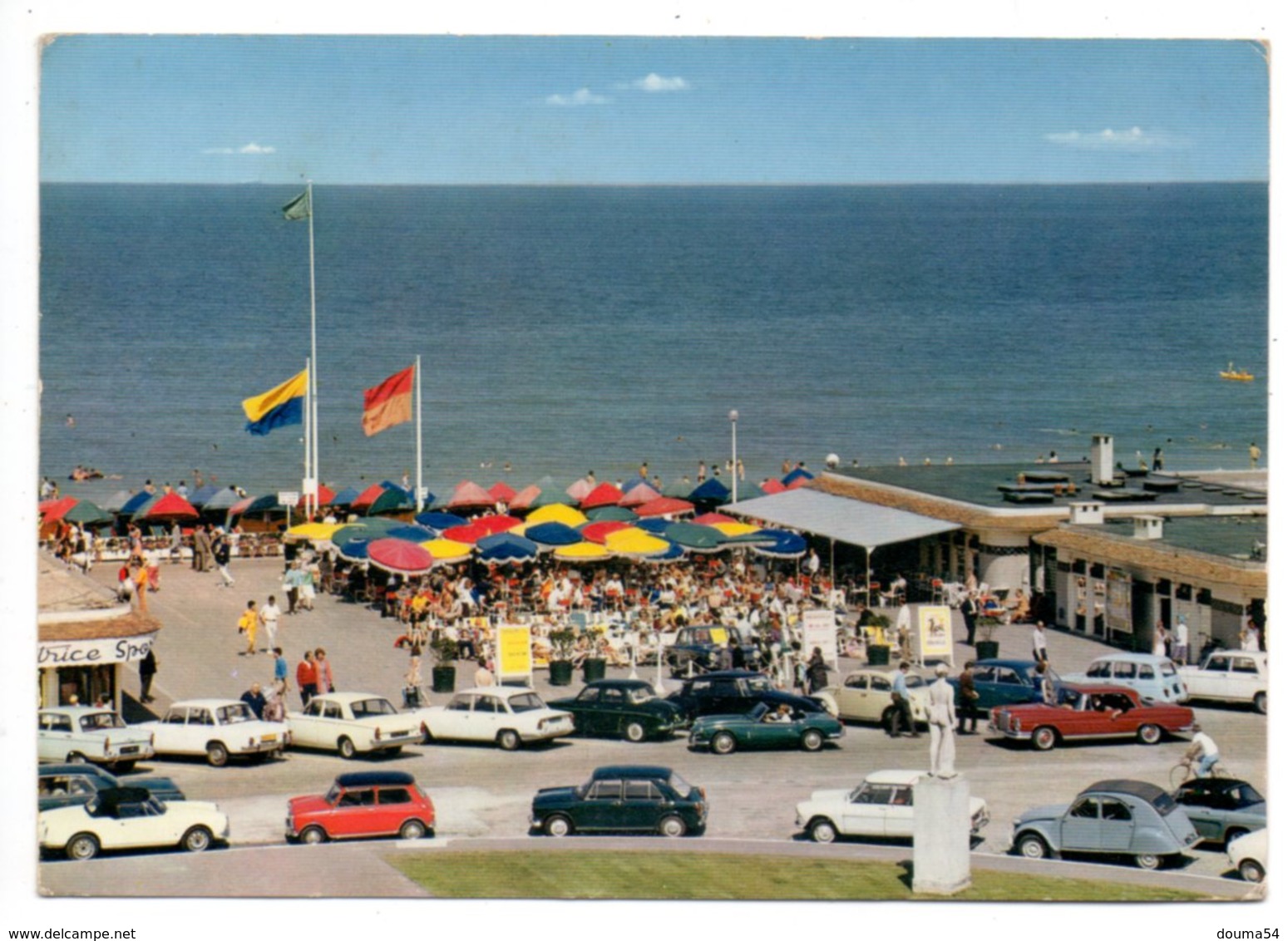 AUSTIN Mini, ALFA ROMEO, TRIUMPH Spitfire, Dolomite, MERCEDES Coupé, CITROEN Ami 6, 2 Cv, RENAULT 4, FORD, à Deauville - PKW