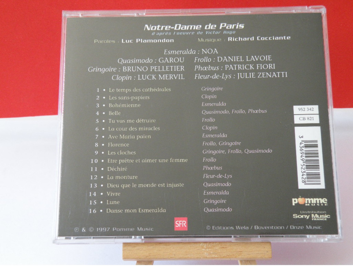 Notre Dame De Paris (Garou, Daniel Lavoie, Patrick Fiori) D'après L'oeuvre De Victor Hugo - (Titres Sur Photos) - CD - Autres - Musique Française