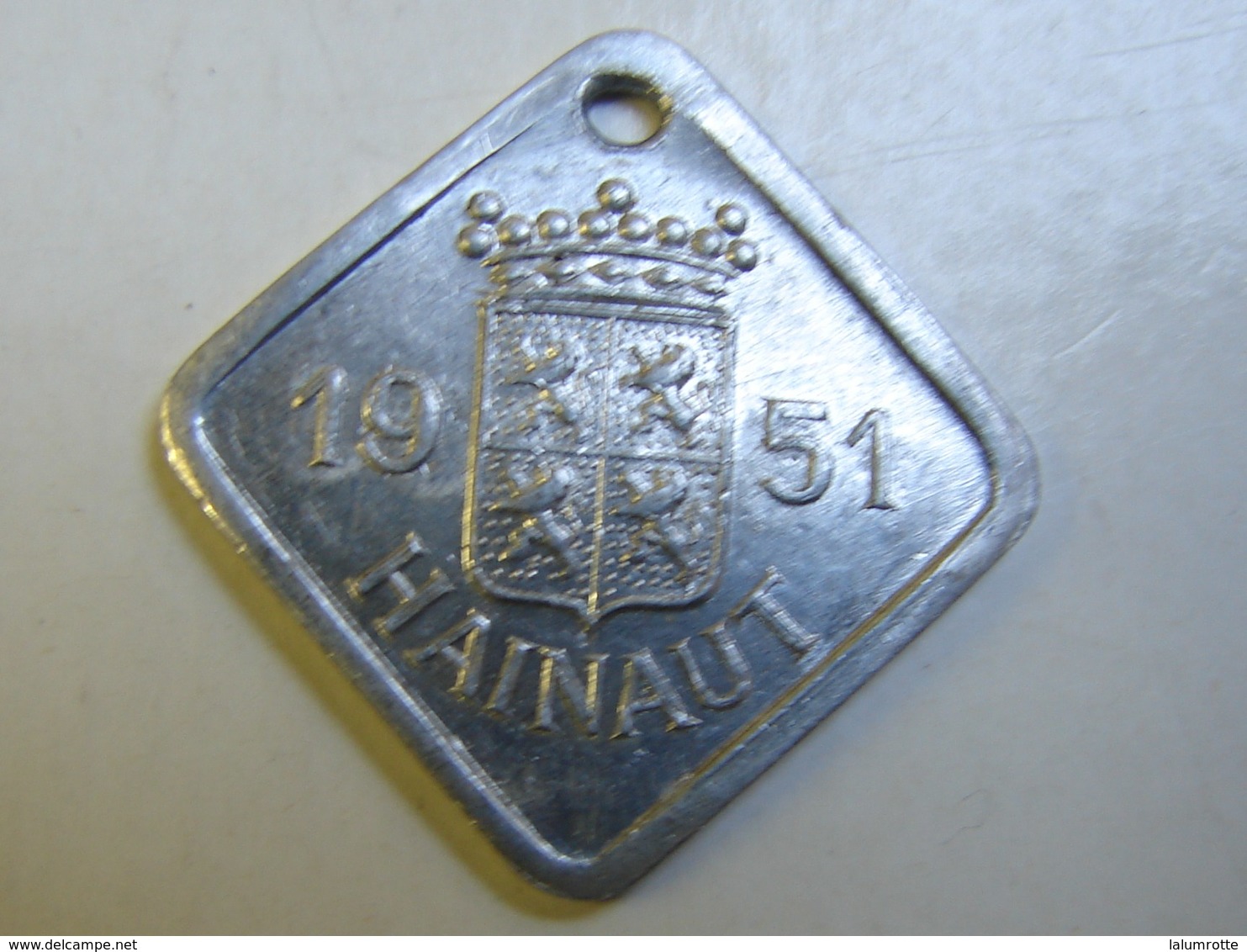 Méd. 39. Médaille De Taxe Pour Chien De 1951 En Hainaut - Professionnels / De Société